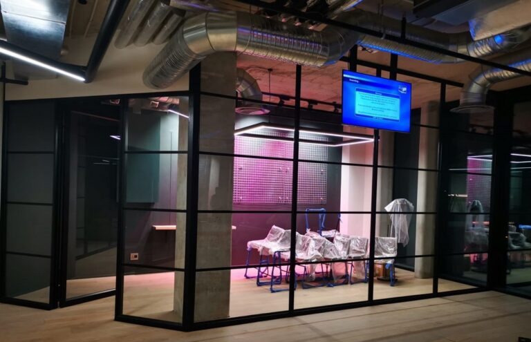 Gallery - Clear View Folding Doors